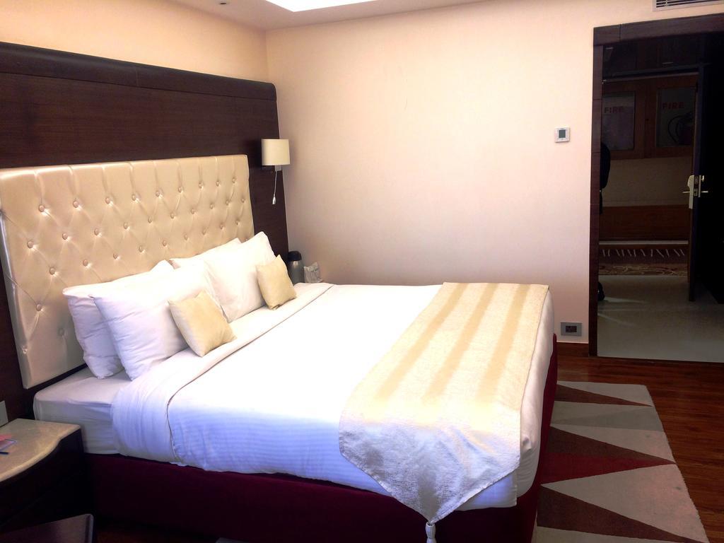 Hotel K C Residency, Jammu Exterior foto